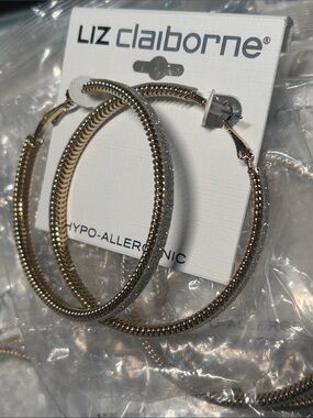 RESELLER LOT DOZEN NEW LIZ CLAIBORNE GOLD TONE  HOOP EARRINGS $220 RETAIL!